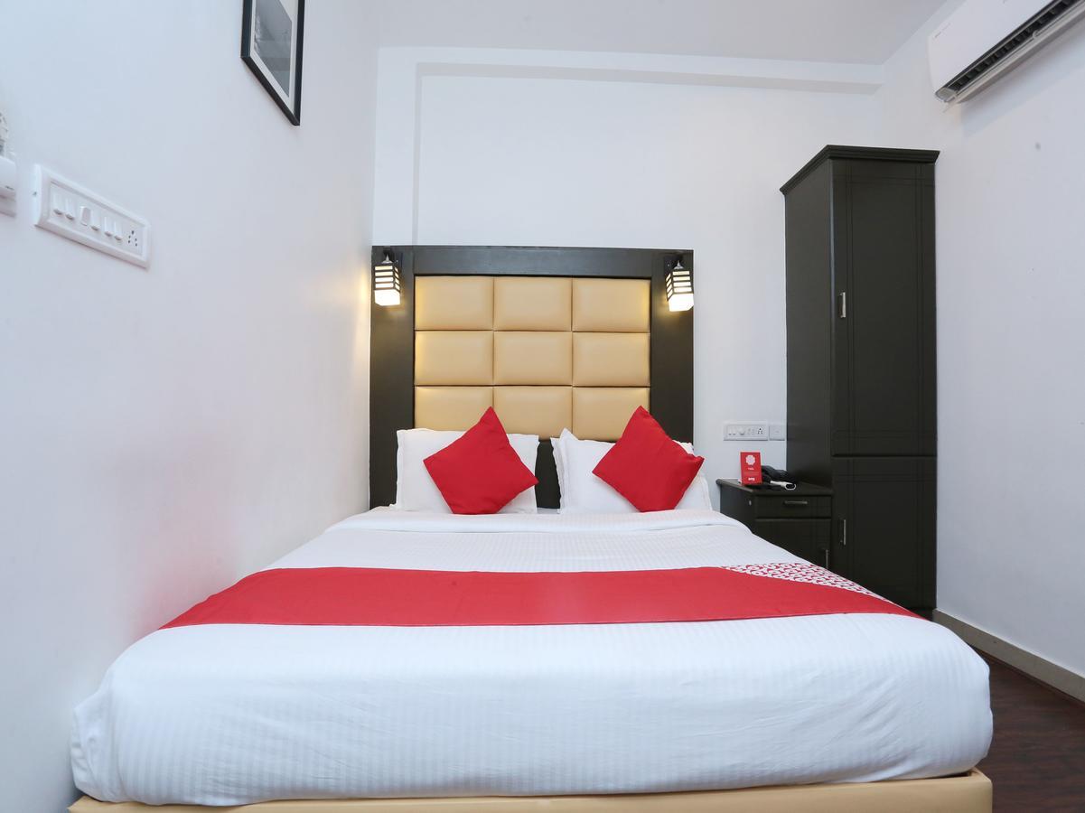 Hotel Qube Kochi Esterno foto