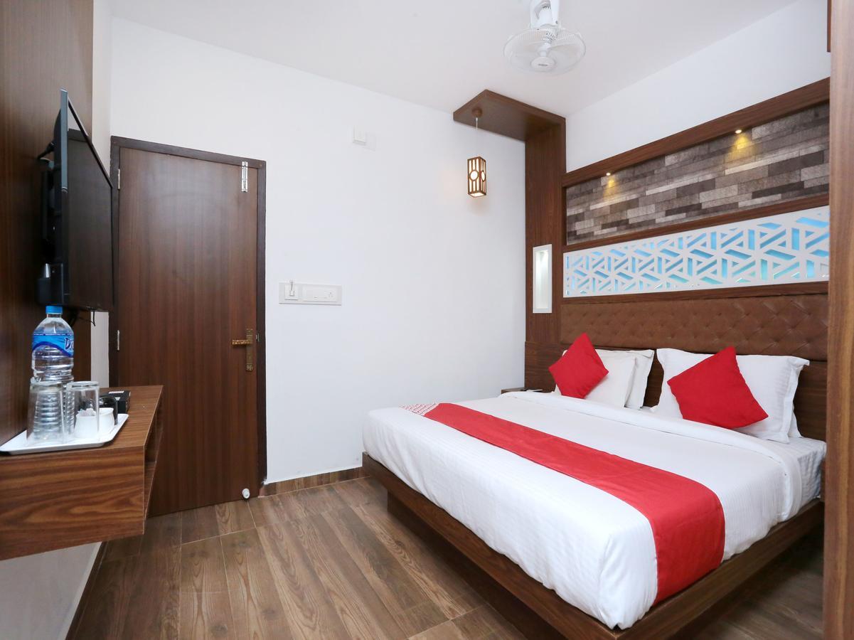 Hotel Qube Kochi Esterno foto