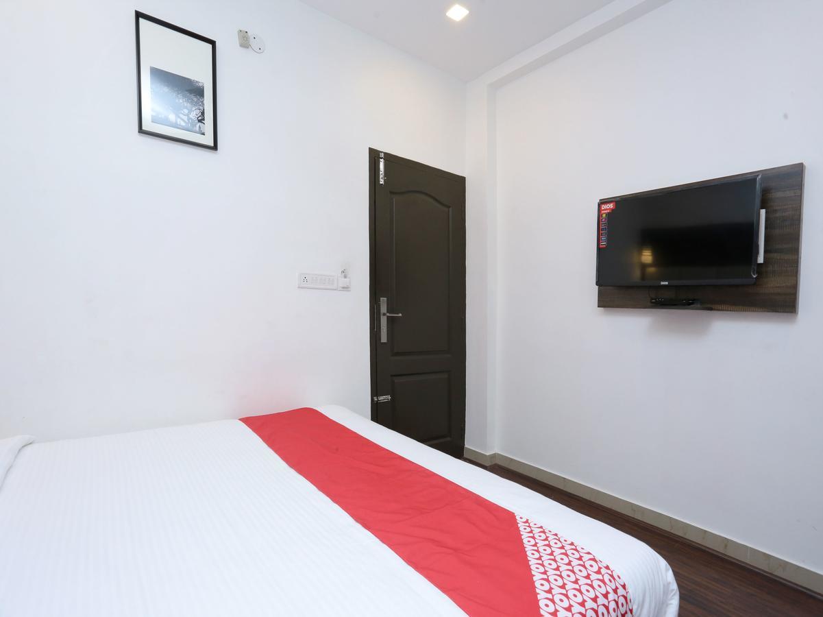 Hotel Qube Kochi Esterno foto