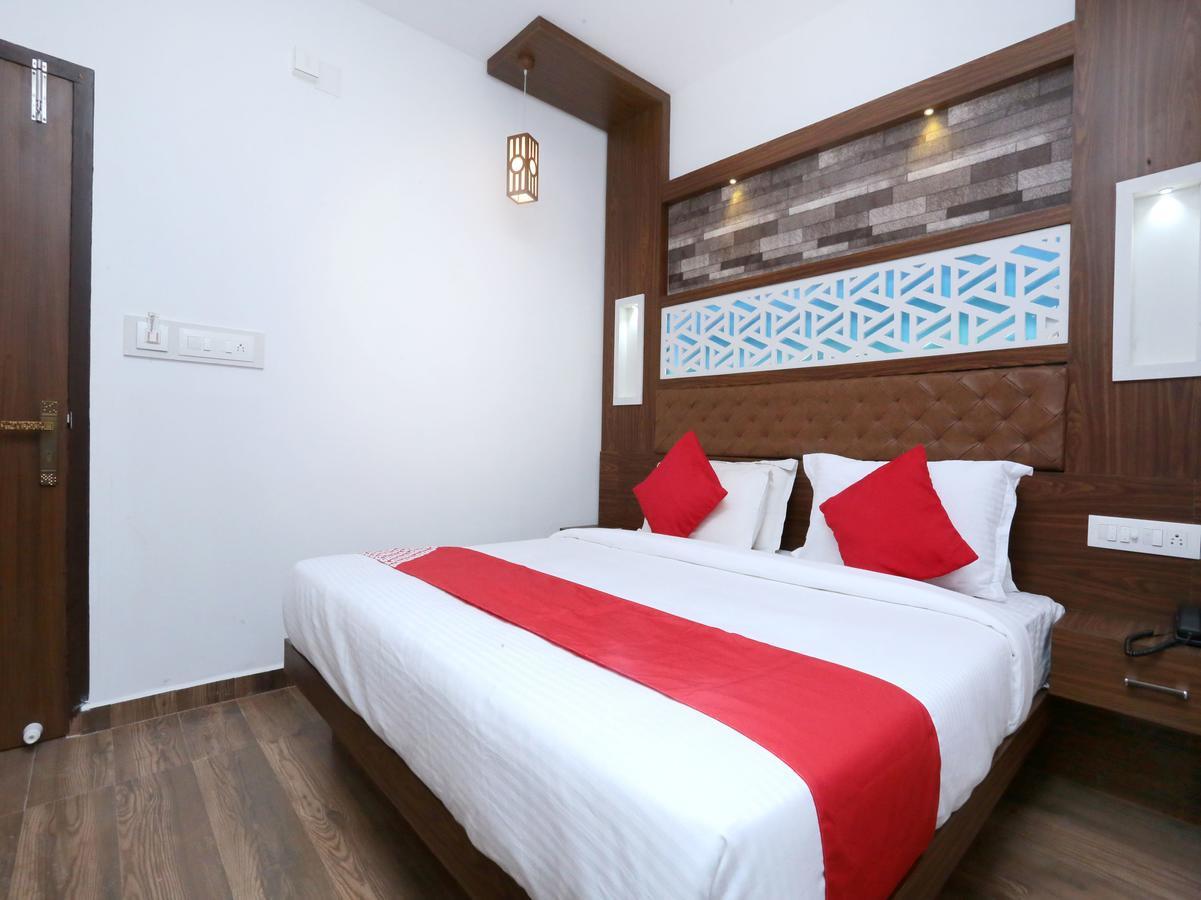 Hotel Qube Kochi Esterno foto