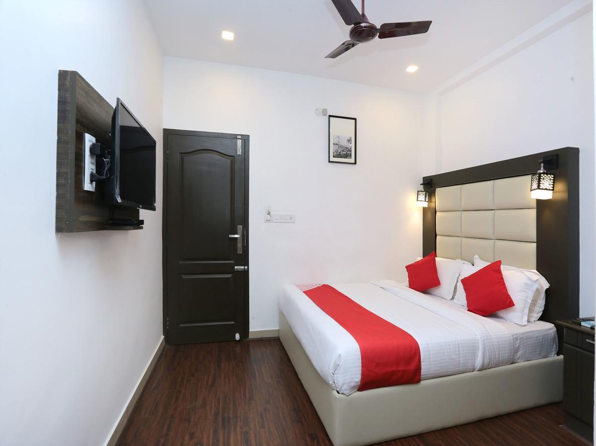 Hotel Qube Kochi Esterno foto